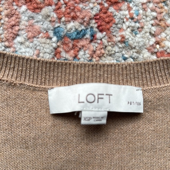 Loft XS petite beige sweater - Picture 2 of 3
